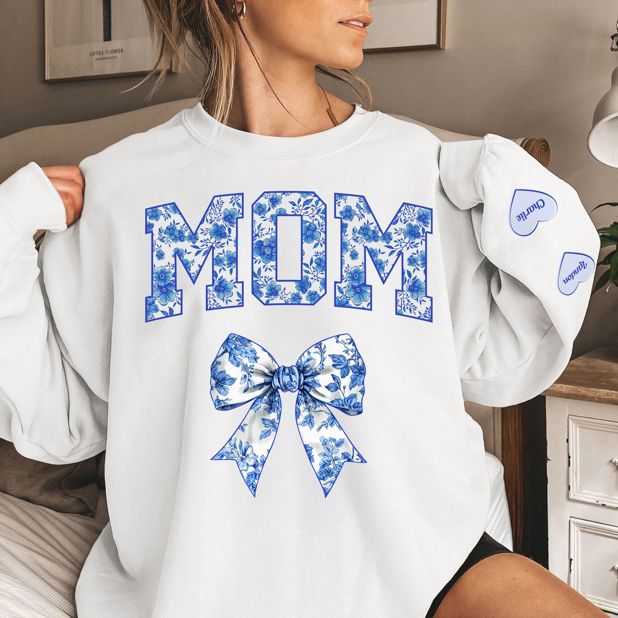 Chinoiserie Mom Mama Nana Mimi With Kid Names On Sleeve Ver 2 - Personalized Sweatshirt - Image 4