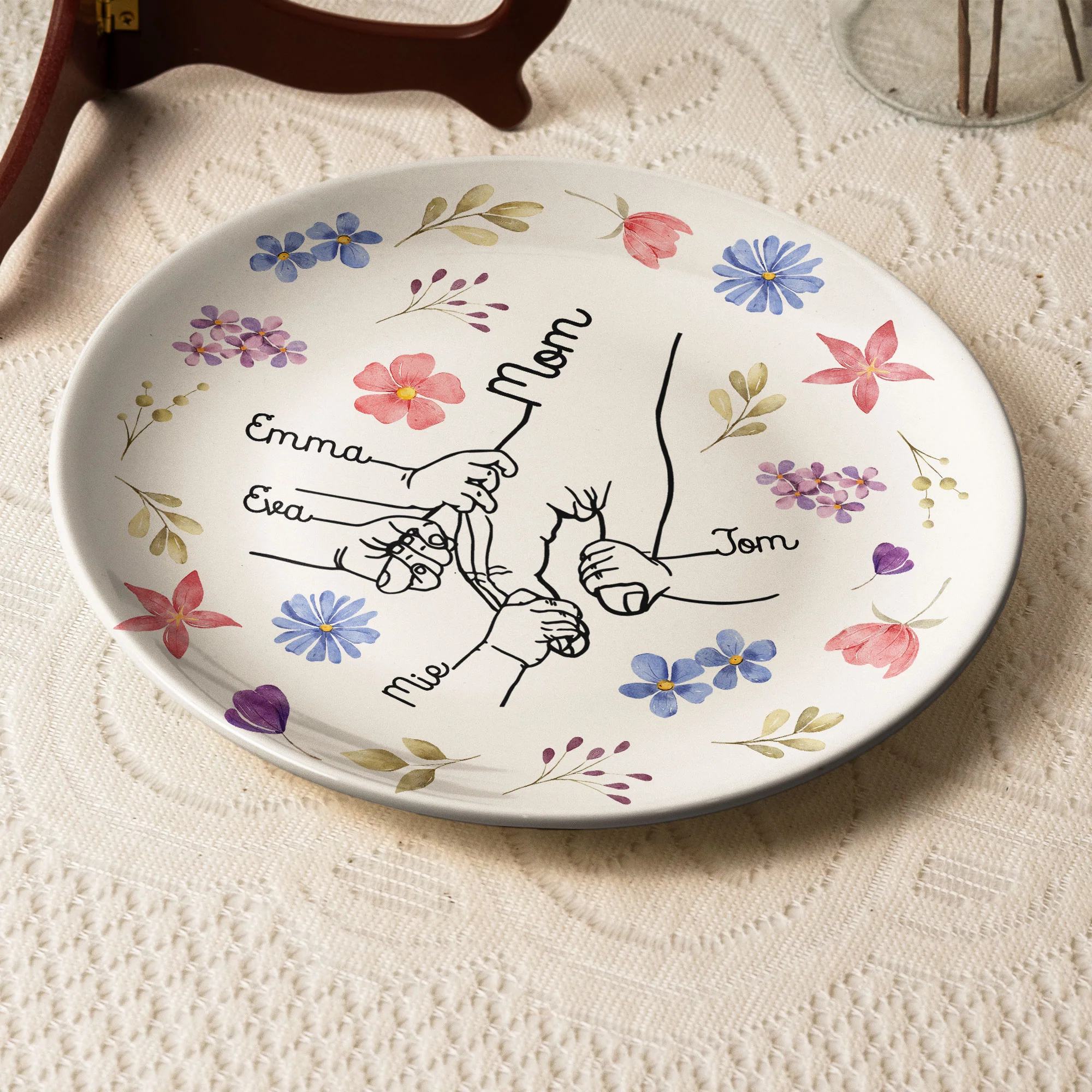 Holding Mom's Hand Custom Kid Name - Personalized Ceramic Plate - Image 4