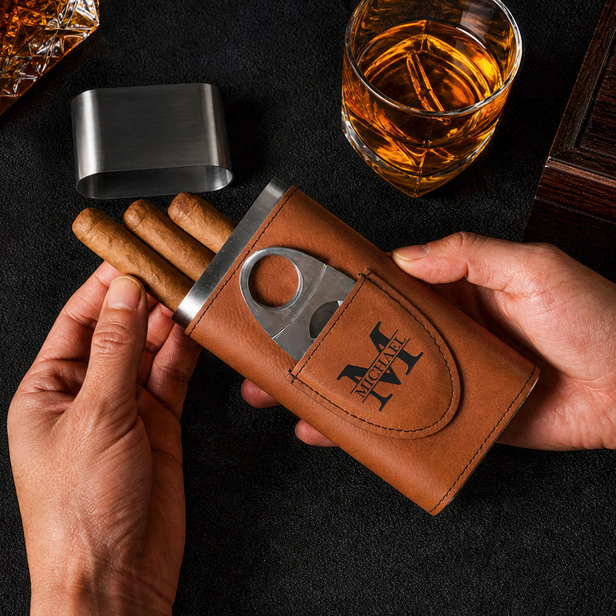 That's What I Do I Smoke & I Know Things - Gifts For Him, Travel Leather Case With Cutter - Personalized Cigar Case - Image 2